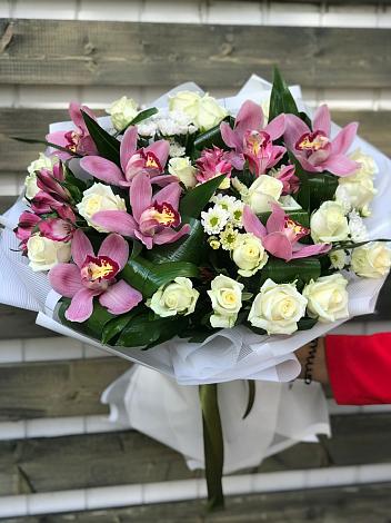 Букет цветов из: Розы и Хризантемы в Терекли-Мектебе