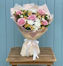 Букет цветов из:  Гвоздики, Орхидеи и Розы в Терекли-Мектебе