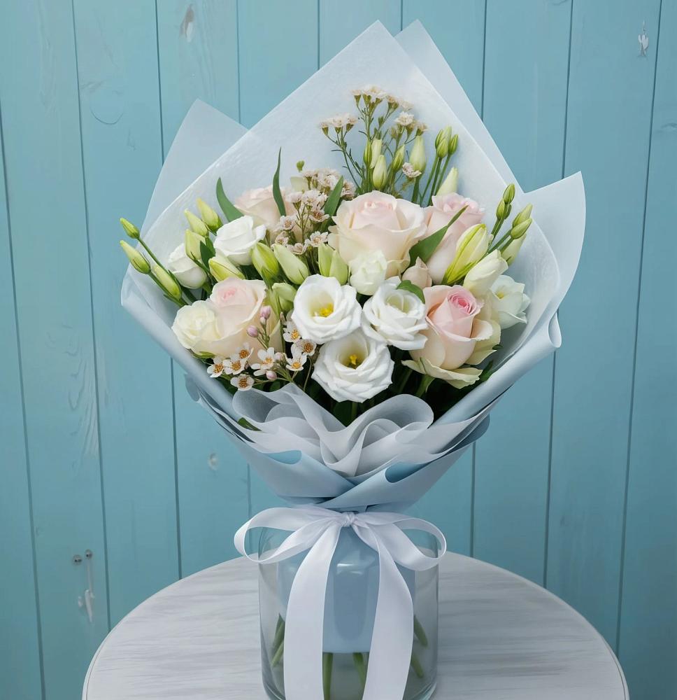 Букет цветов из: Розы и Лизиантусы в Терекли-Мектебе