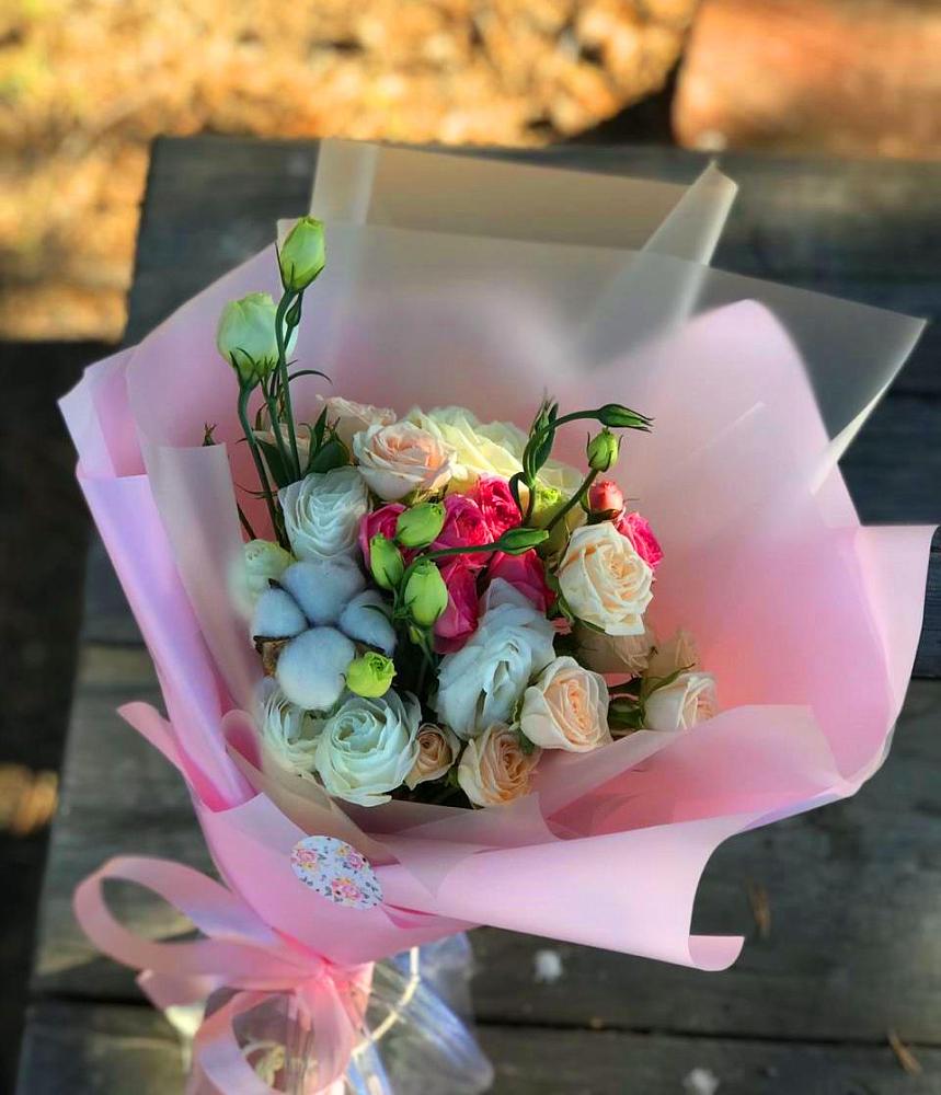 Букет цветов из: Розы и Лизиантусы в Терекли-Мектебе