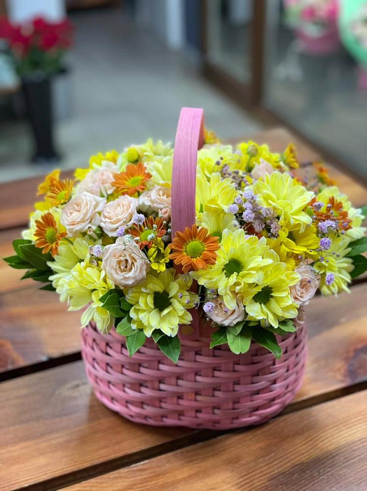 Цветочная композиция из Хризантемы и Розы в корзине в Терекли-Мектебе