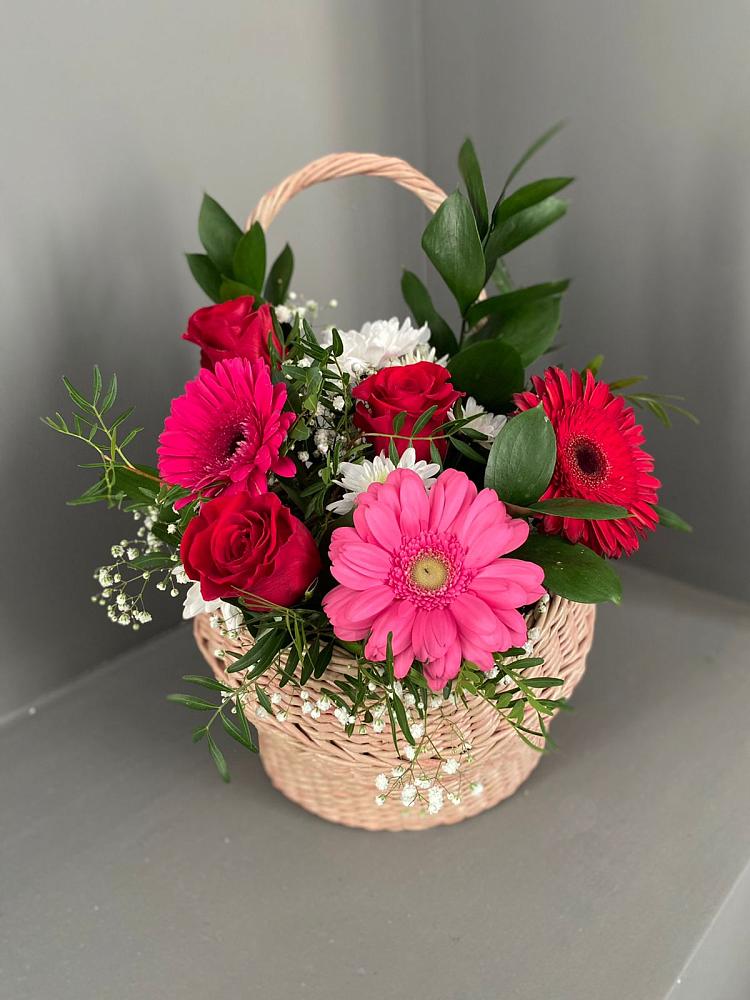 Цветочная композиция из Розы, Хризантемы и Герберы в корзине в Терекли-Мектебе
